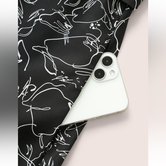 BloomChic Plus Size 3XL Elegant Black Floral Dress us22-24 - Picture 6 of 8